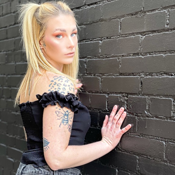 Meet your Posher, Shannon - Picture 4 of 5